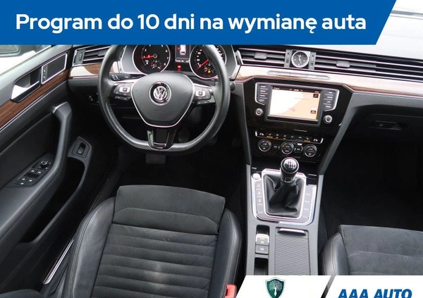 Volkswagen Passat cena 72000 przebieg: 112488, rok produkcji 2016 z Dolsk małe 277